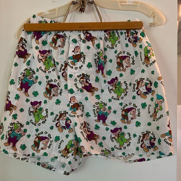 VTG Disney Store "Luck of the Irish" Seven Dwarves Boxer - Picture 2 of 6